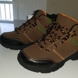 Boys boots